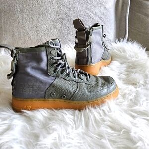 Nike SF Air Force 1 Mid Womens Size 9 Dark Stucco 2017 Green Sneakers